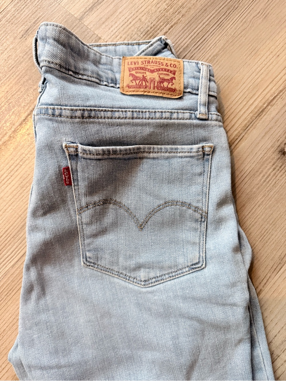 711 Levi’s skinny jeans - Picture 3 of 3